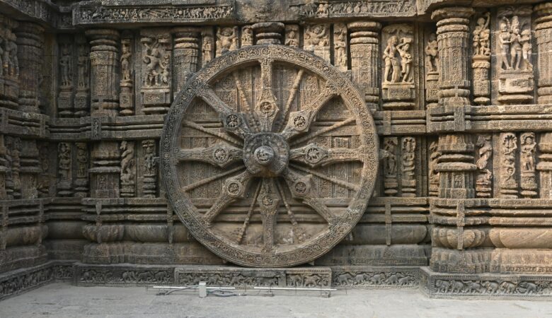 konark sun temple wheel